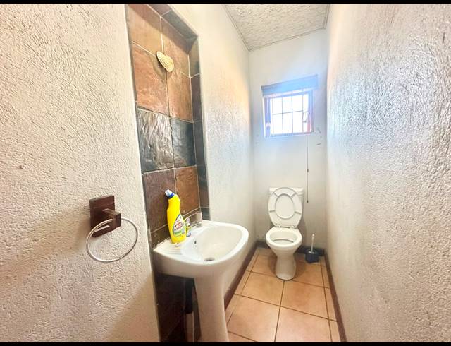 3 BEDROOM TOWNHOUSE FOR SALE IN ANNADALE